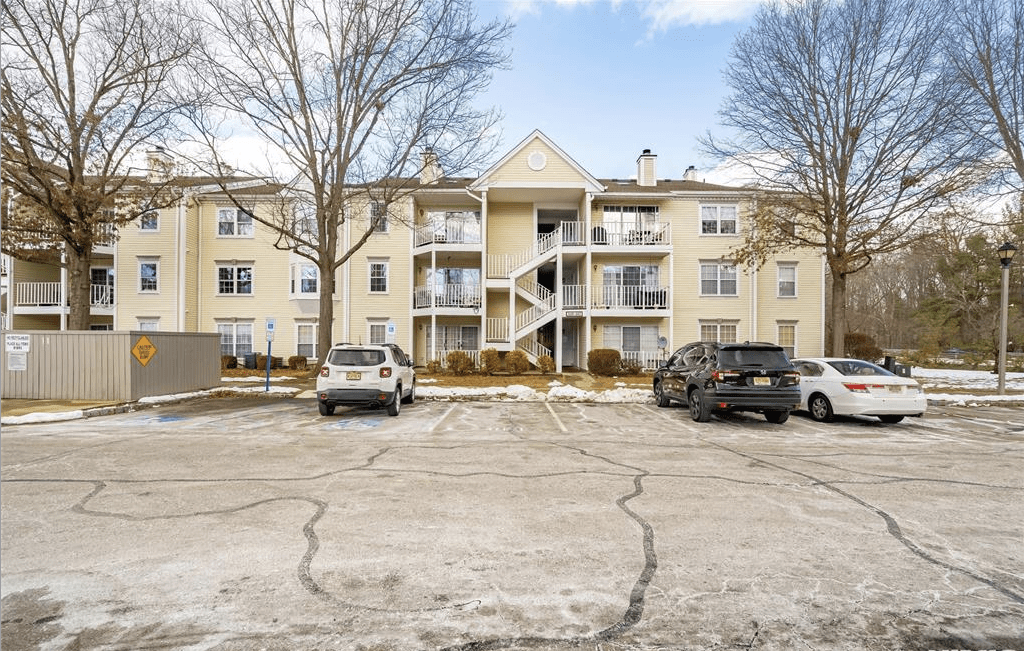 336 Linden Street, Mahwah